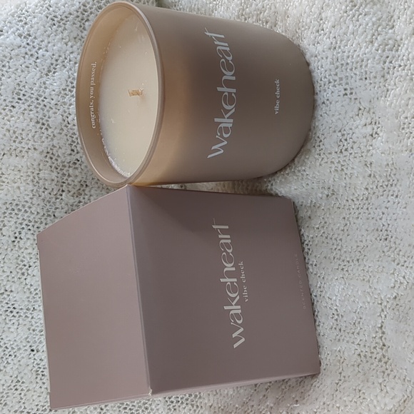 Wakeheart Candle in Vibe Check, 8oz Hand poured Candle - Picture 7 of 14